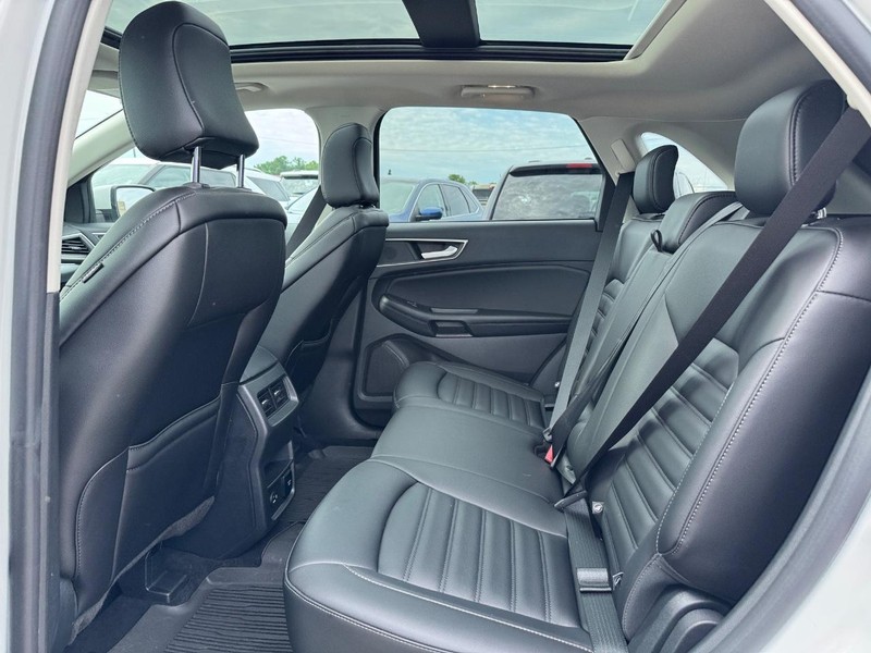 Ford Edge Vehicle Image 12