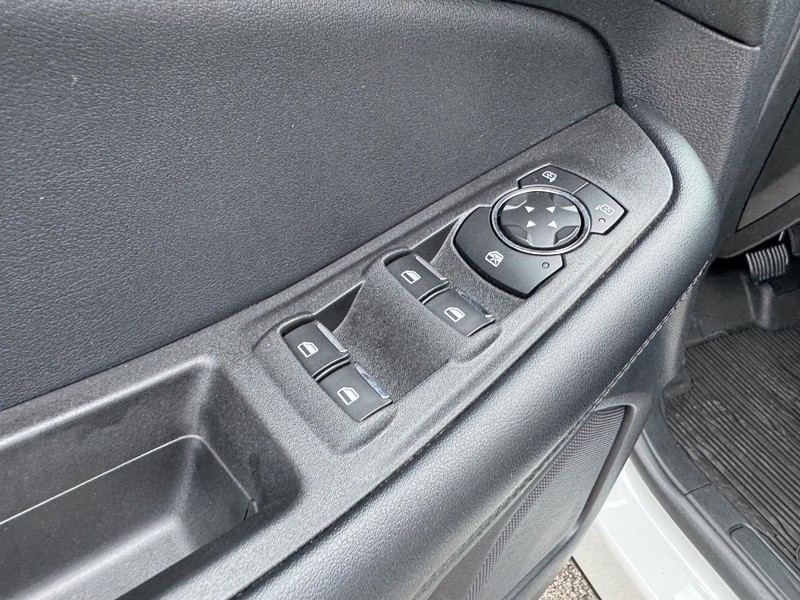 Ford Edge Vehicle Image 19