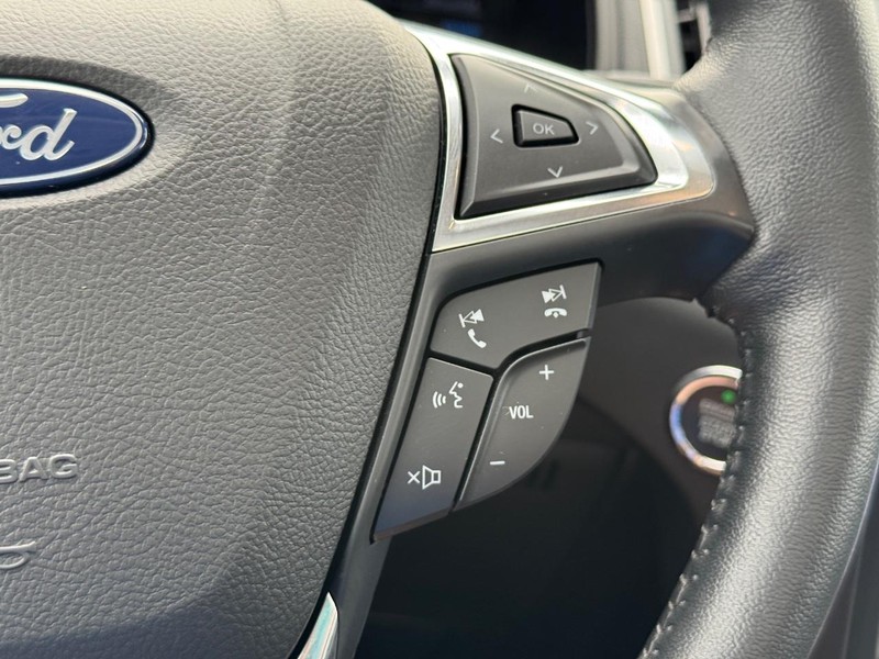 Ford Edge Vehicle Image 22