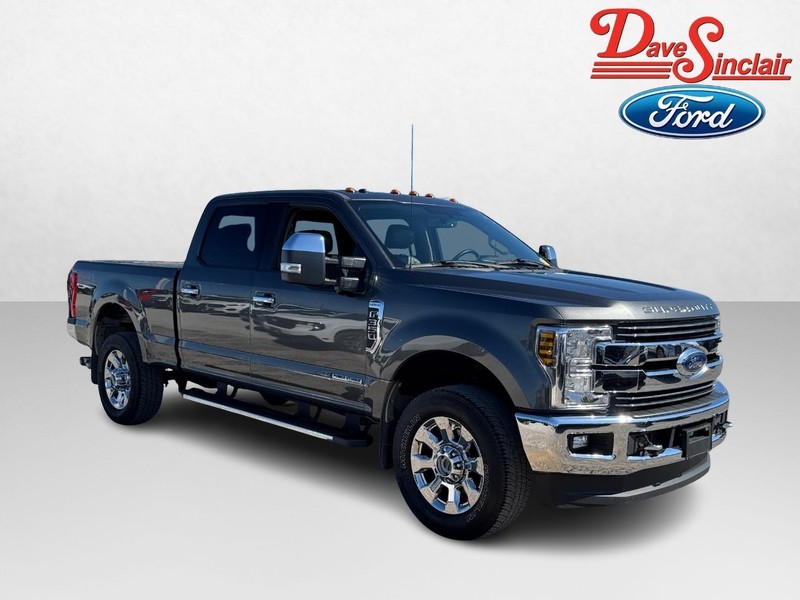 Ford Super Duty F-350 SRW Vehicle Image 04