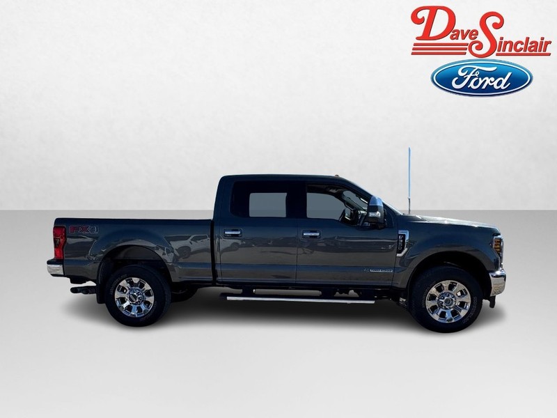 Ford Super Duty F-350 SRW Vehicle Image 05