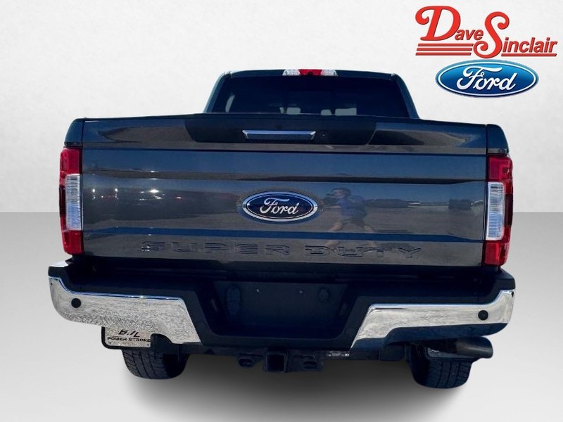 Ford Super Duty F-350 SRW Vehicle Image 08
