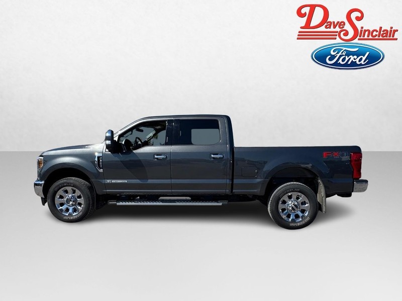 Ford Super Duty F-350 SRW Vehicle Image 10