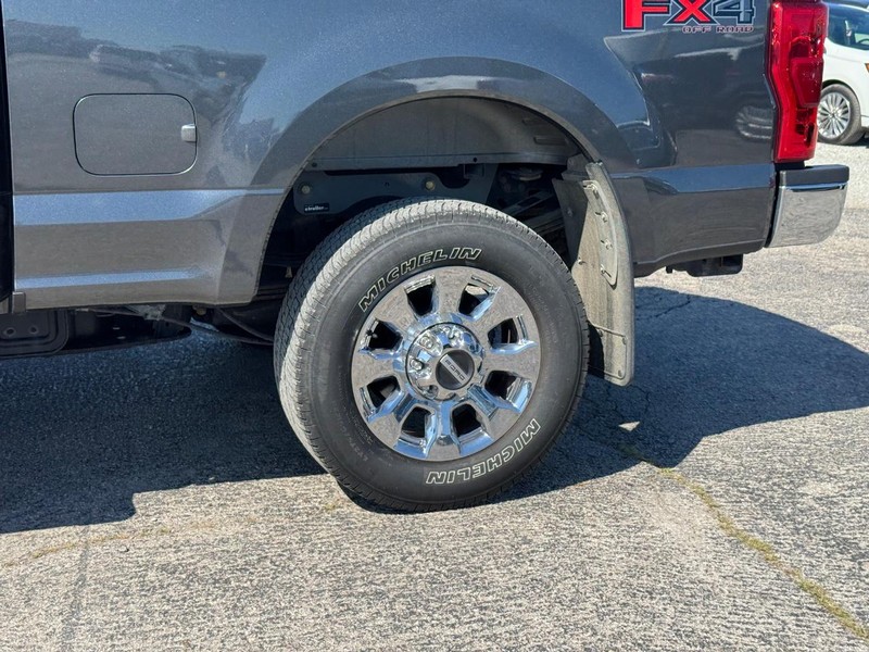 Ford Super Duty F-350 SRW Vehicle Image 11
