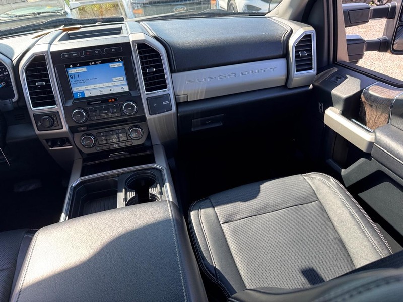 Ford Super Duty F-350 SRW Vehicle Image 16