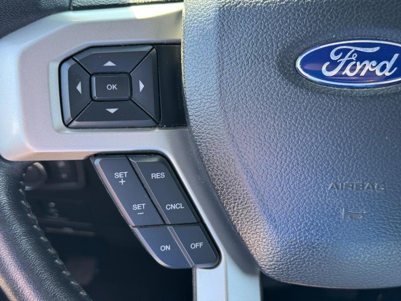 Ford Super Duty F-350 SRW Vehicle Image 21