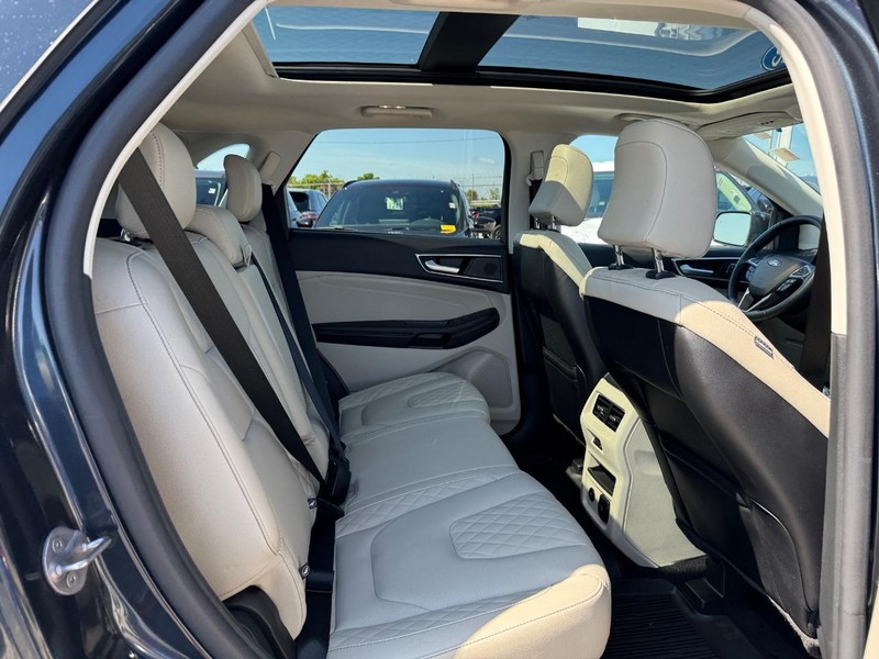 Ford Edge Vehicle Image 14