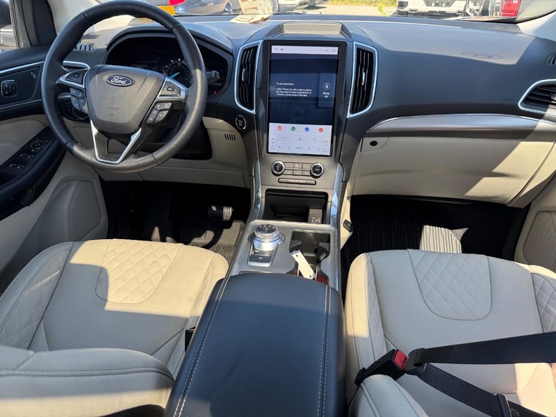 Ford Edge Vehicle Image 16