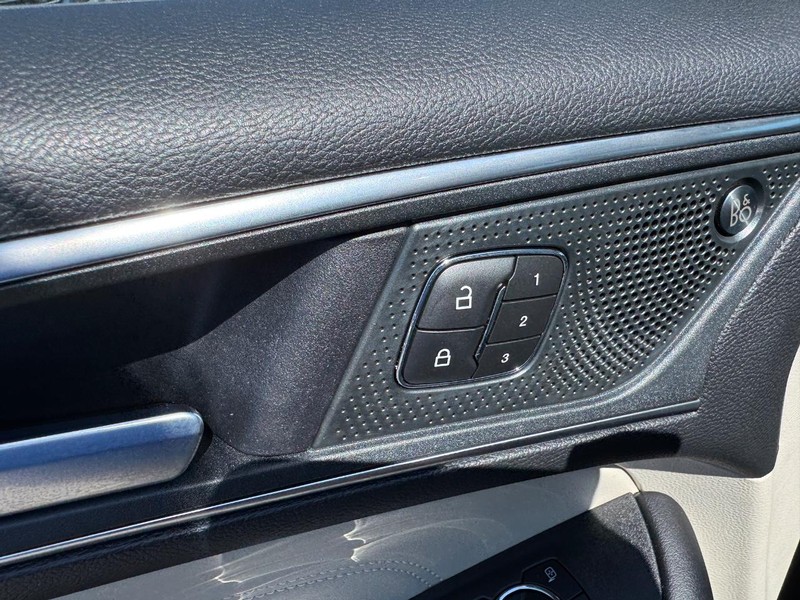 Ford Edge Vehicle Image 19