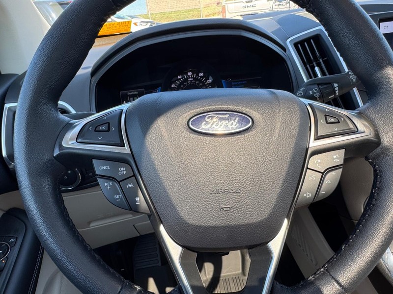 Ford Edge Vehicle Image 20