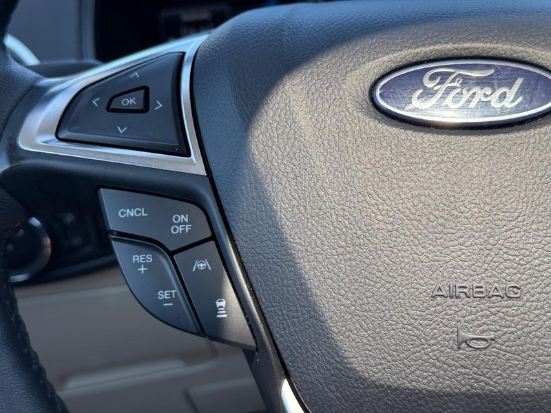 Ford Edge Vehicle Image 21
