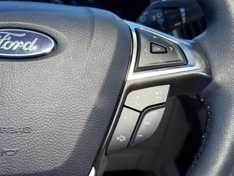 Ford Edge Vehicle Image 22