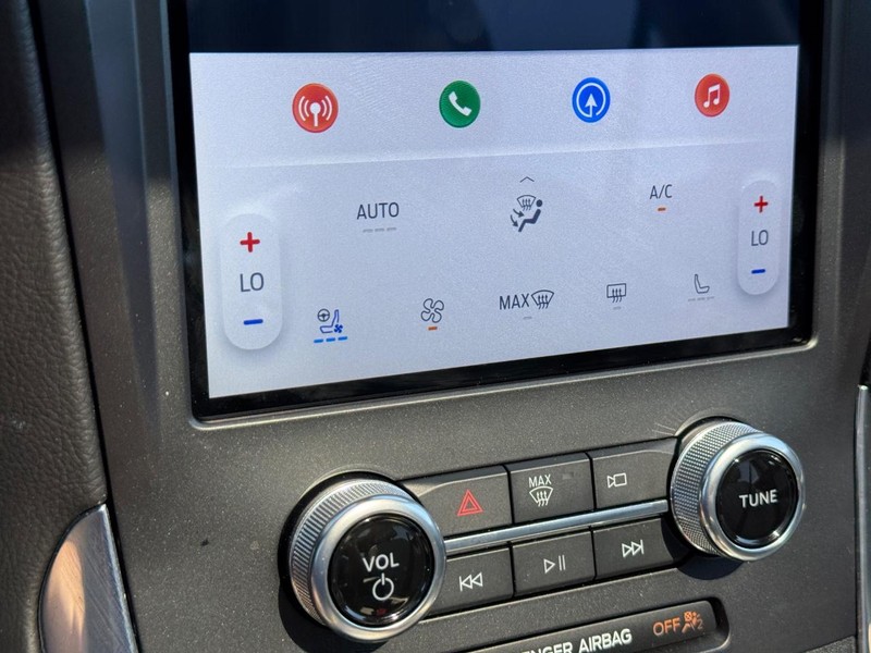 Ford Edge Vehicle Image 23