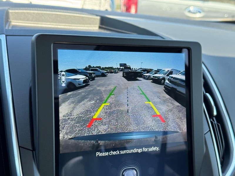 Ford Edge Vehicle Image 24