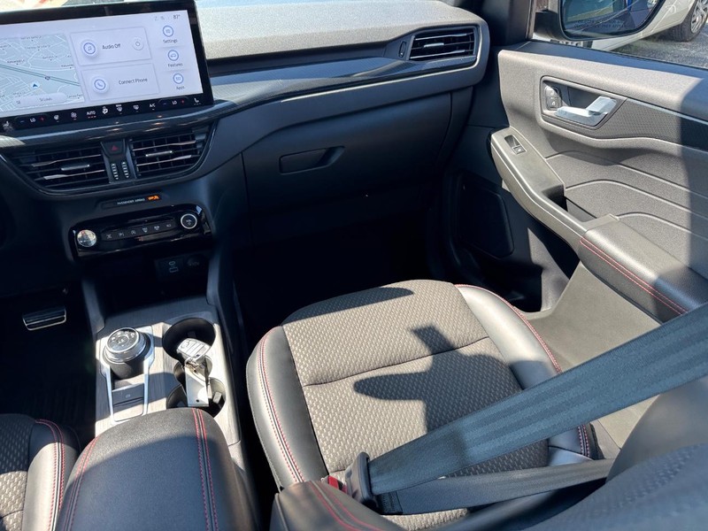 Ford Escape Vehicle Image 16