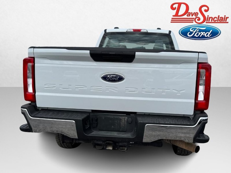 Ford Super Duty F-250 SRW Vehicle Image 08