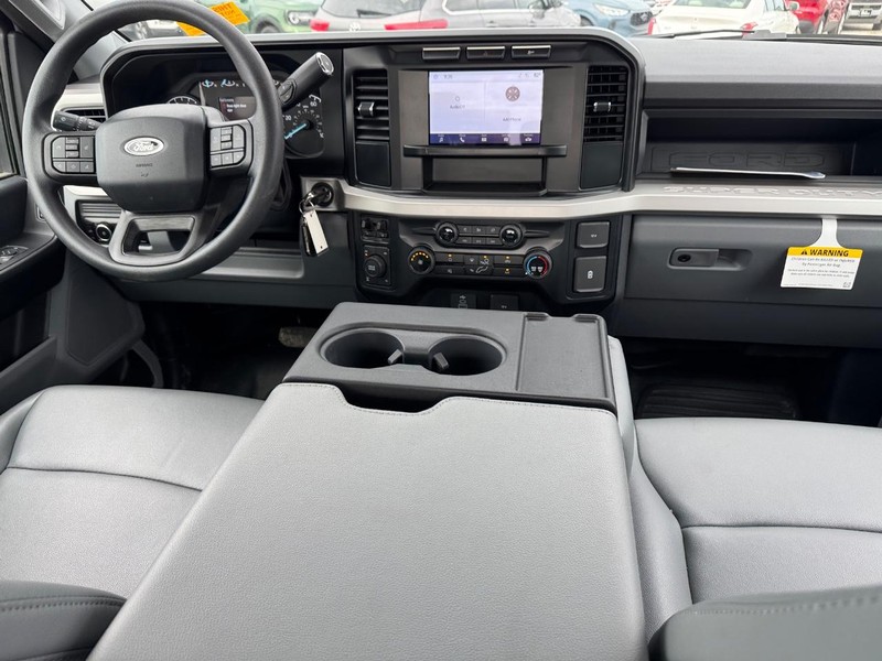 Ford Super Duty F-250 SRW Vehicle Image 15