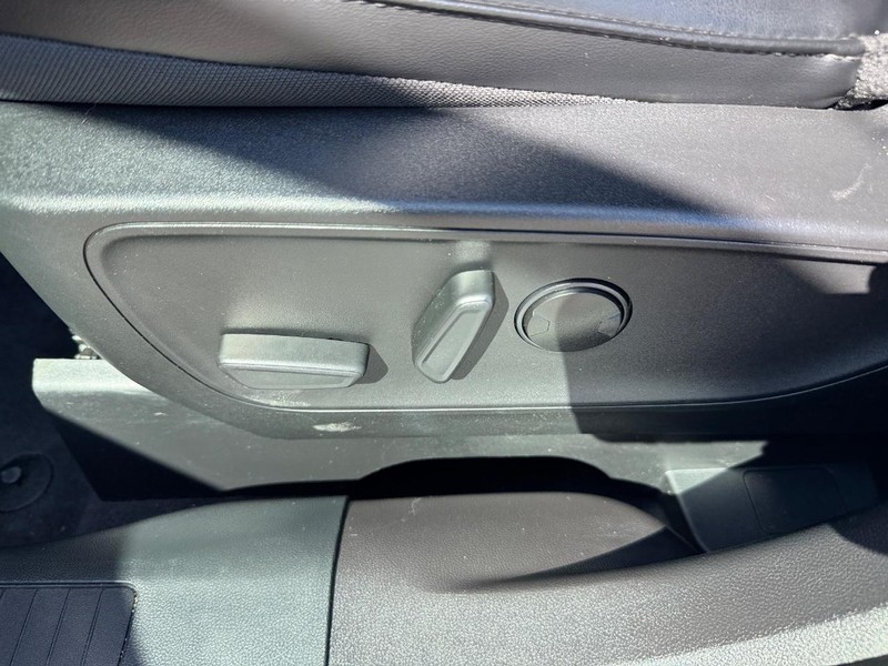 Ford Escape Vehicle Image 17