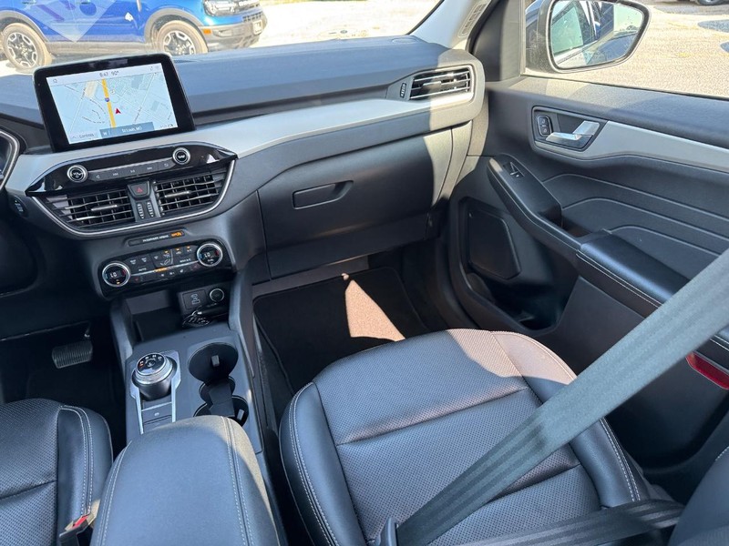 Ford Escape Vehicle Image 16