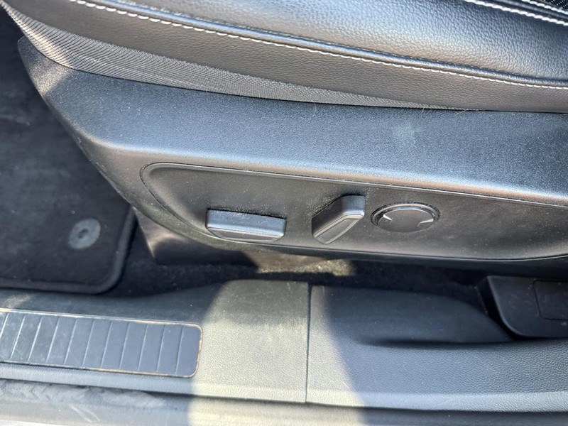 Ford Escape Vehicle Image 17
