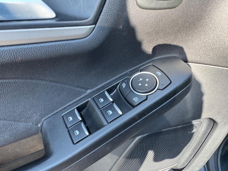 Ford Escape Vehicle Image 18