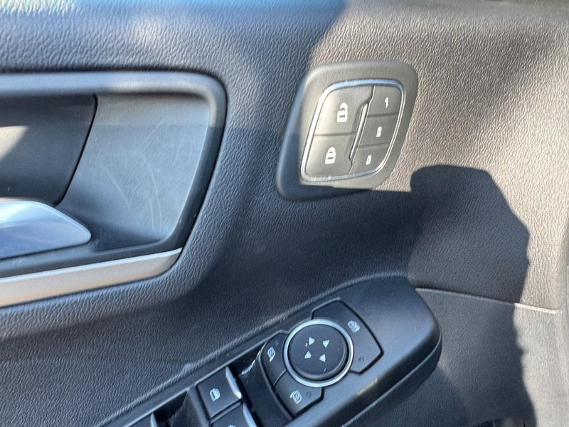 Ford Escape Vehicle Image 19