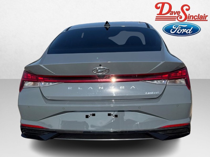 Hyundai Elantra Vehicle Image 08