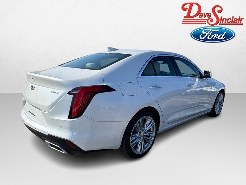 Cadillac CT4 Vehicle Image 07