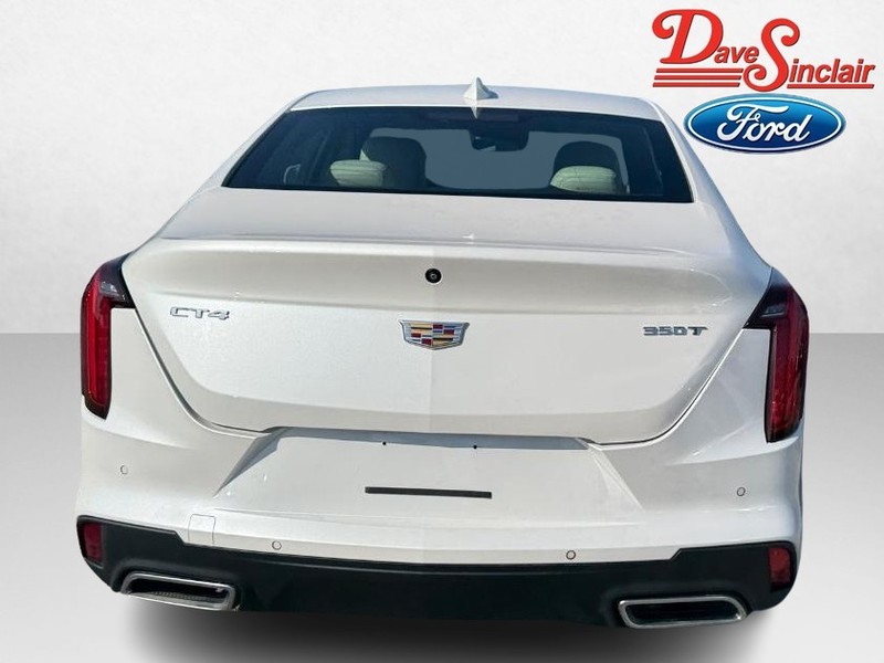 Cadillac CT4 Vehicle Image 08