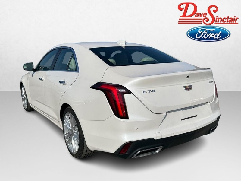 Cadillac CT4 Vehicle Image 09