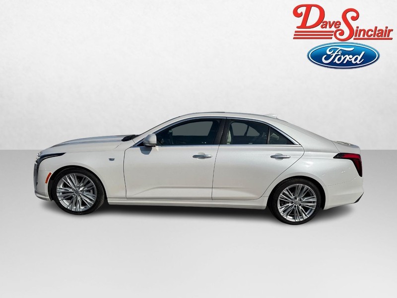 Cadillac CT4 Vehicle Image 10