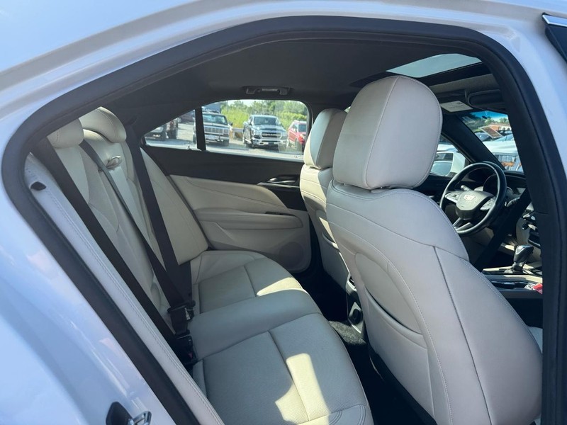 Cadillac CT4 Vehicle Image 14