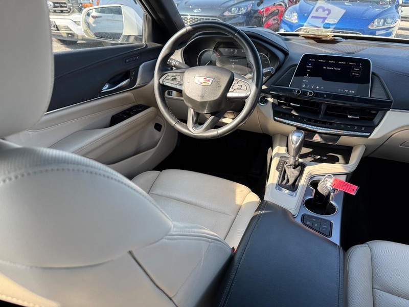 Cadillac CT4 Vehicle Image 15