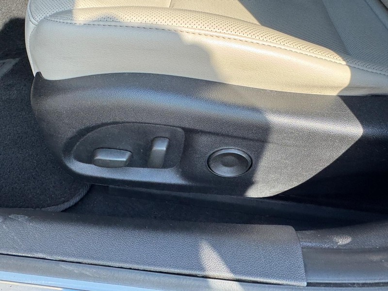 Cadillac CT4 Vehicle Image 18