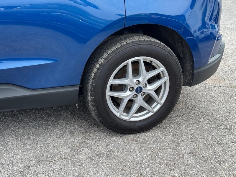 Ford Edge Vehicle Image 11