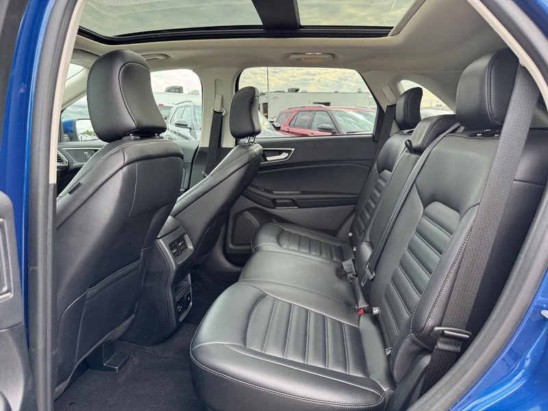 Ford Edge Vehicle Image 12