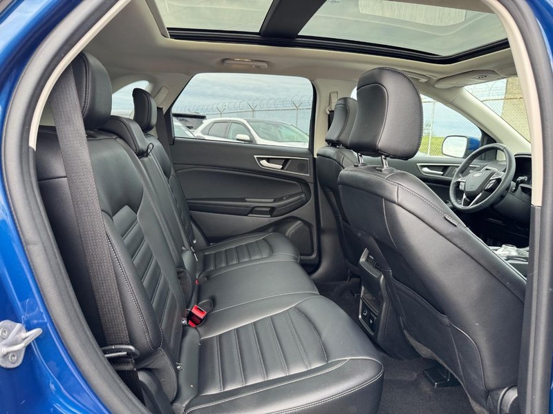 Ford Edge Vehicle Image 14