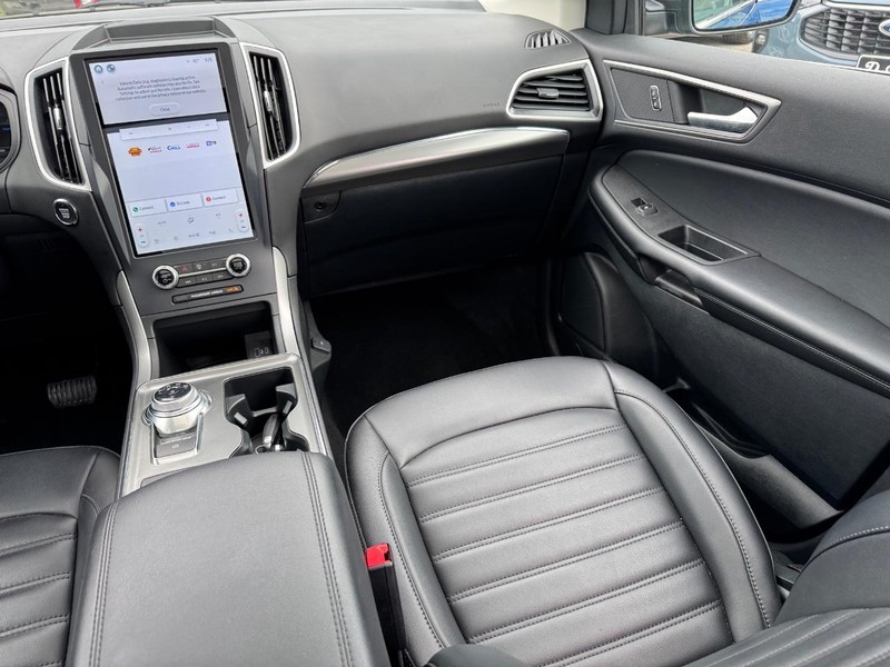 Ford Edge Vehicle Image 17