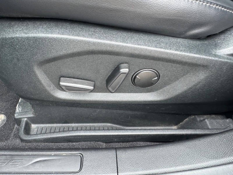 Ford Edge Vehicle Image 18