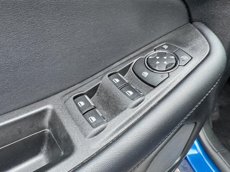 Ford Edge Vehicle Image 19