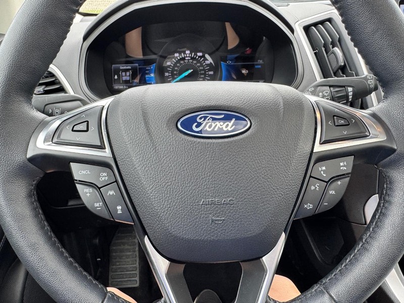 Ford Edge Vehicle Image 20