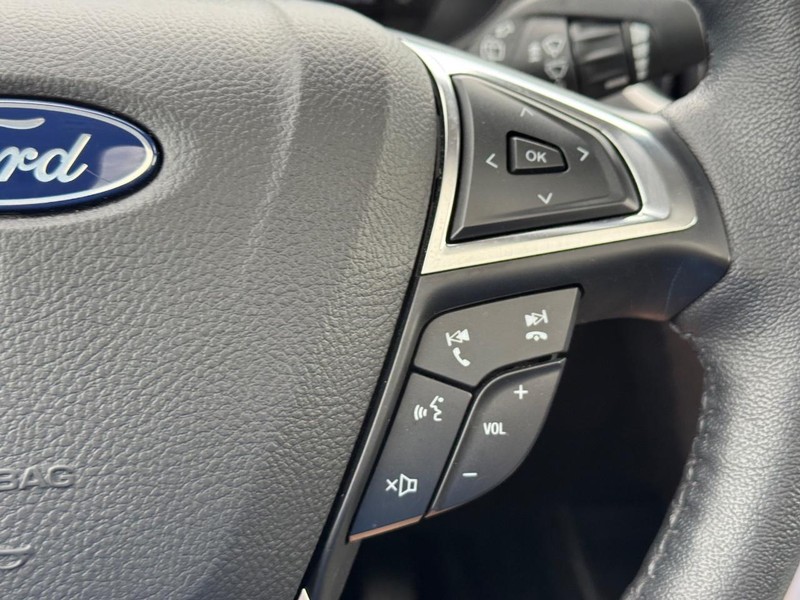 Ford Edge Vehicle Image 22