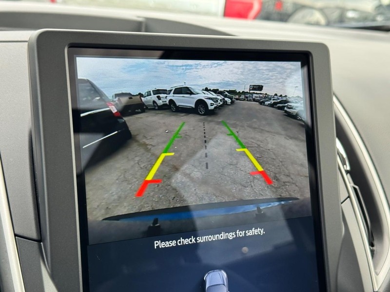 Ford Edge Vehicle Image 25