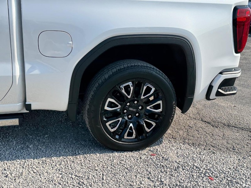 GMC Sierra 1500 Vehicle Image 11