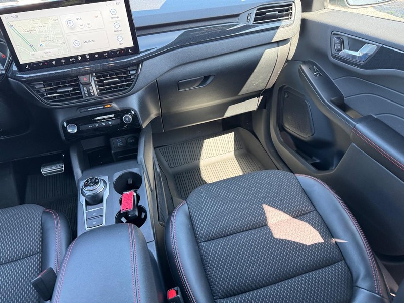 Ford Escape Vehicle Image 16