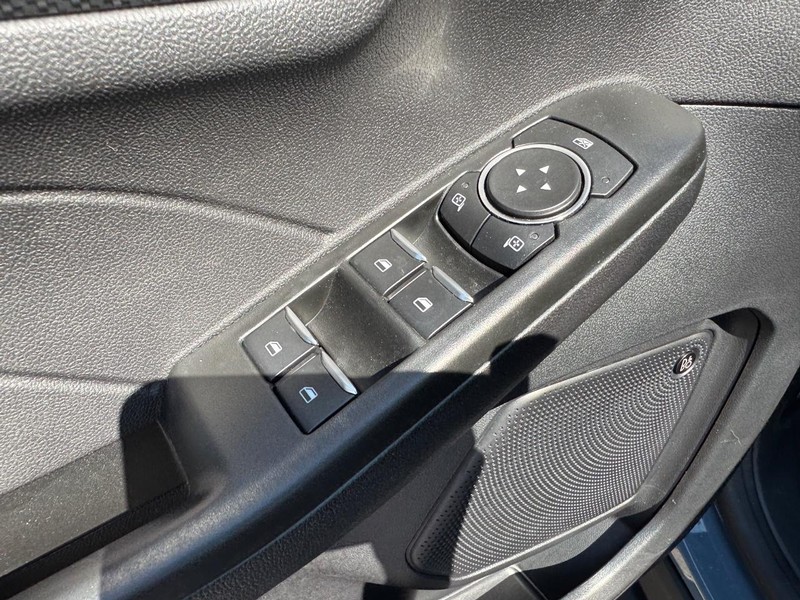 Ford Escape Vehicle Image 18