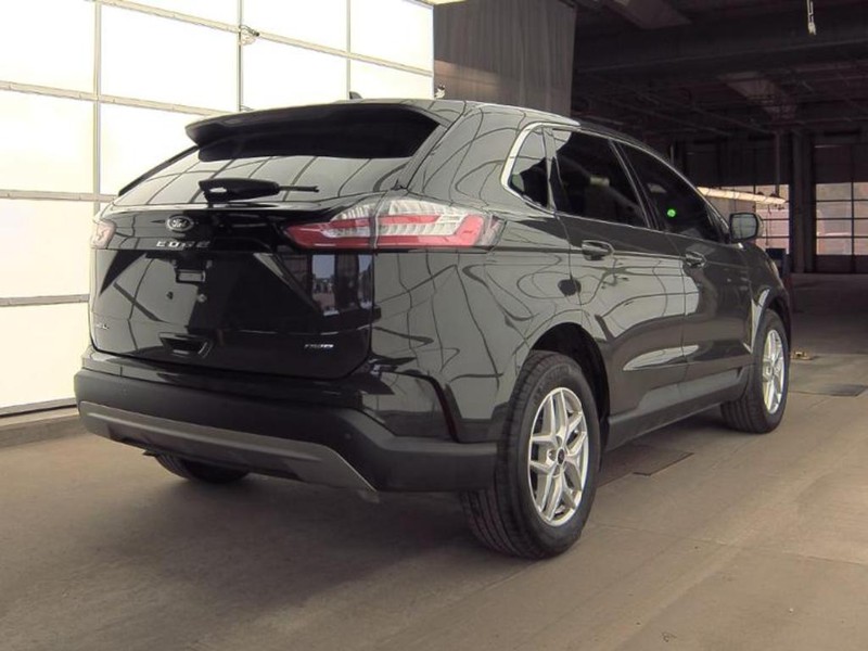 Ford Edge Vehicle Image 02