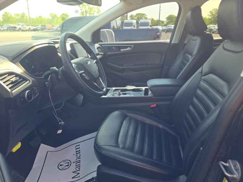 Ford Edge Vehicle Image 04