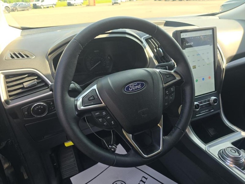Ford Edge Vehicle Image 05