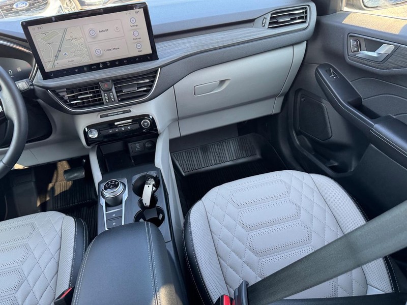 Ford Escape Vehicle Image 16